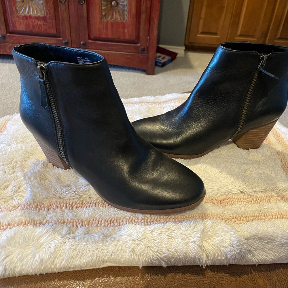 Crown Vintage Ankle Booties Like new Excellent condition